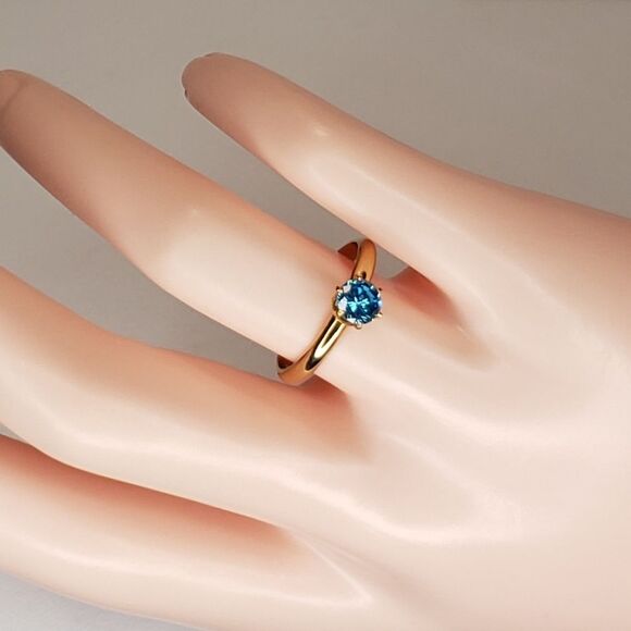 Blue Topaz Gem stone Ring in Gold setting Size 8 - Picture 8 of 8